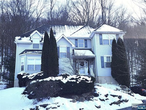 17 Bowers Drive, HACKETTSTOWN, NJ 07840