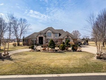128 TITLEIST Trail, Poplar Grove, IL 61065