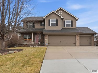 15937 Grebe Street, Bennington, NE 68007