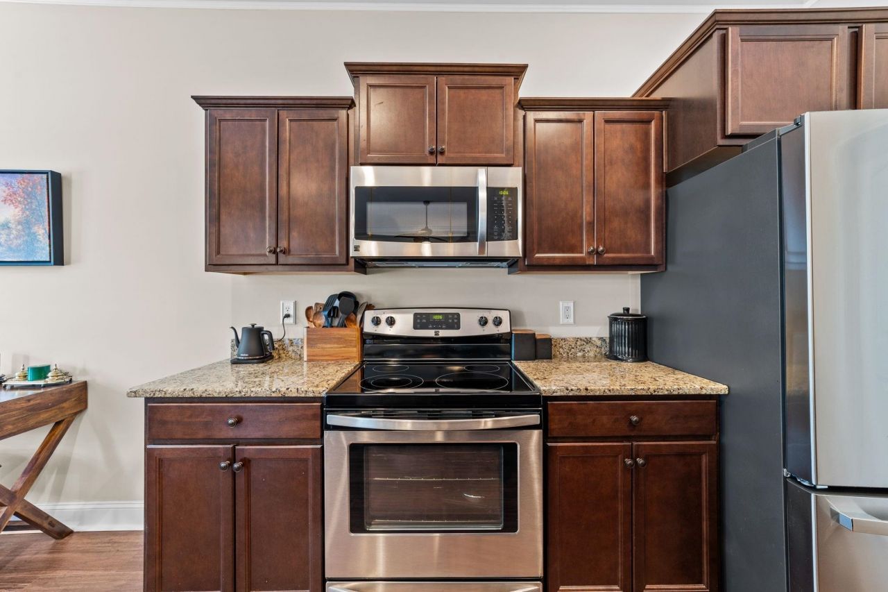 183 Ecum Secum Pl. Photo 10