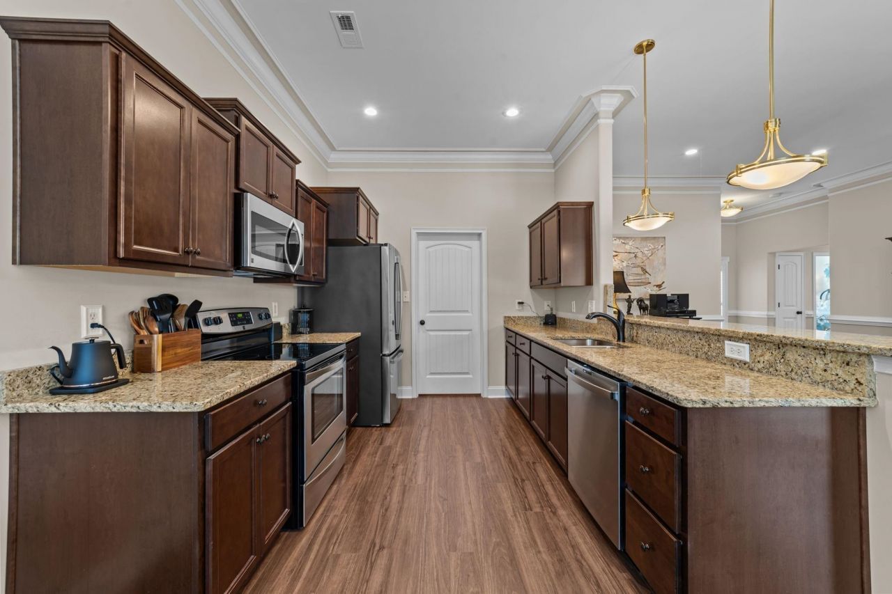 183 Ecum Secum Pl. Photo 8