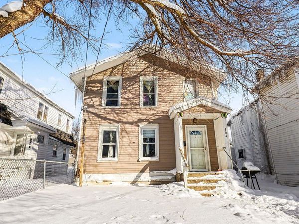 904 College Avenue NE, Grand Rapids, MI 49503