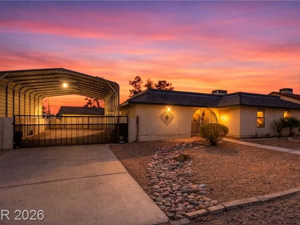 5905 Paseo Montana, Las Vegas, NV 89108