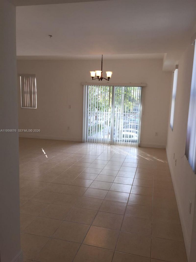 10902 NW 83rd St, Unit 201, Doral, FL 33178 Photo
