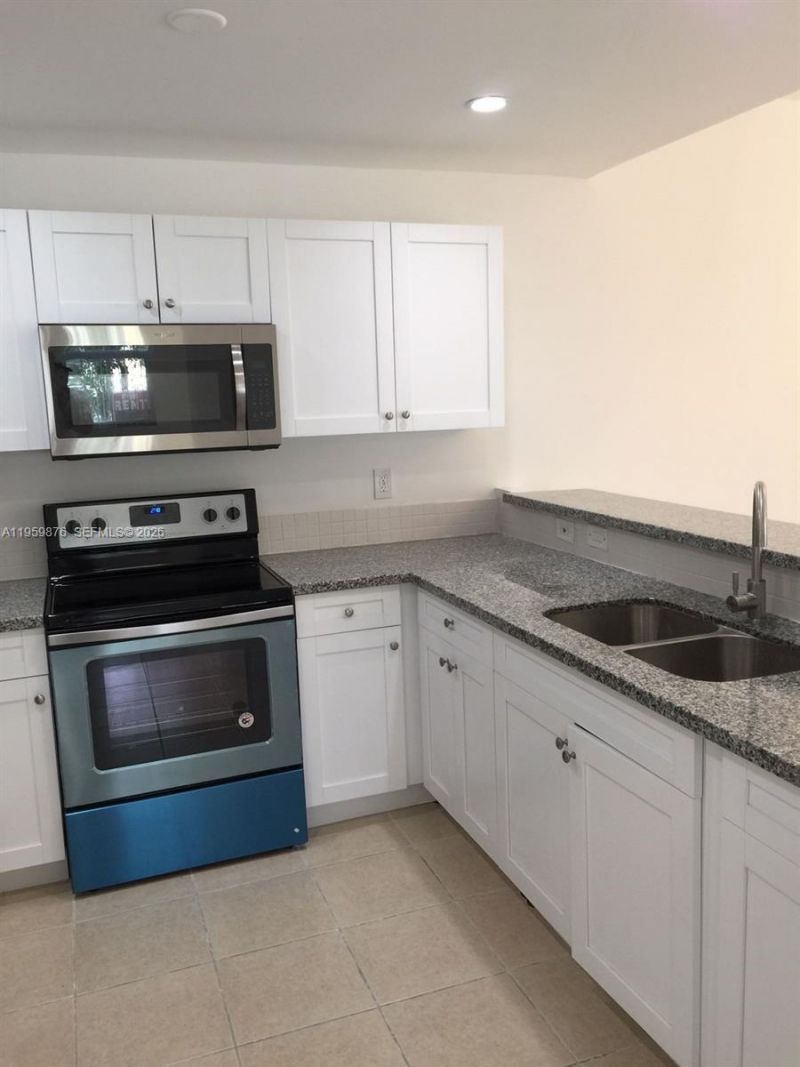 10902 NW 83rd St, Unit 201, Doral, FL 33178 Photo