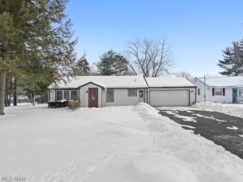 888 Fairfield School Road, Columbiana, OH 44408 Photo 1