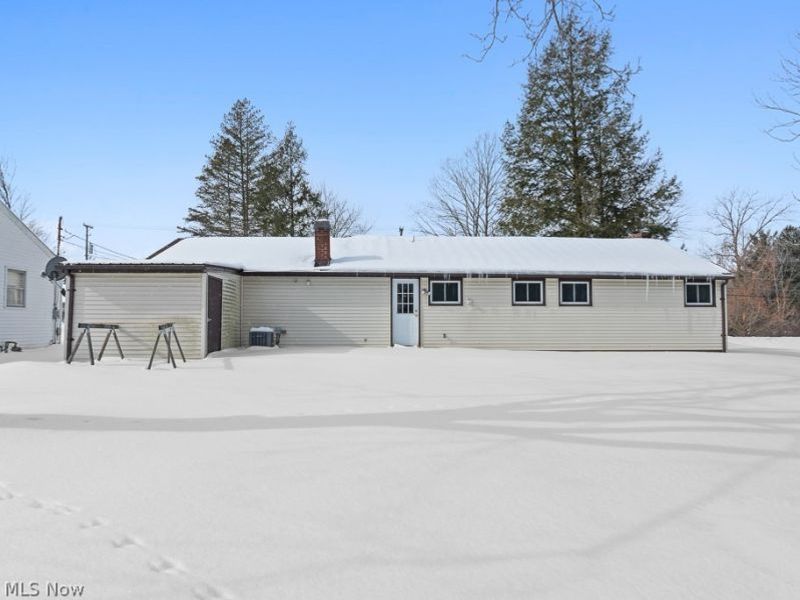 888 Fairfield School Road, Columbiana, OH 44408 Photo 2