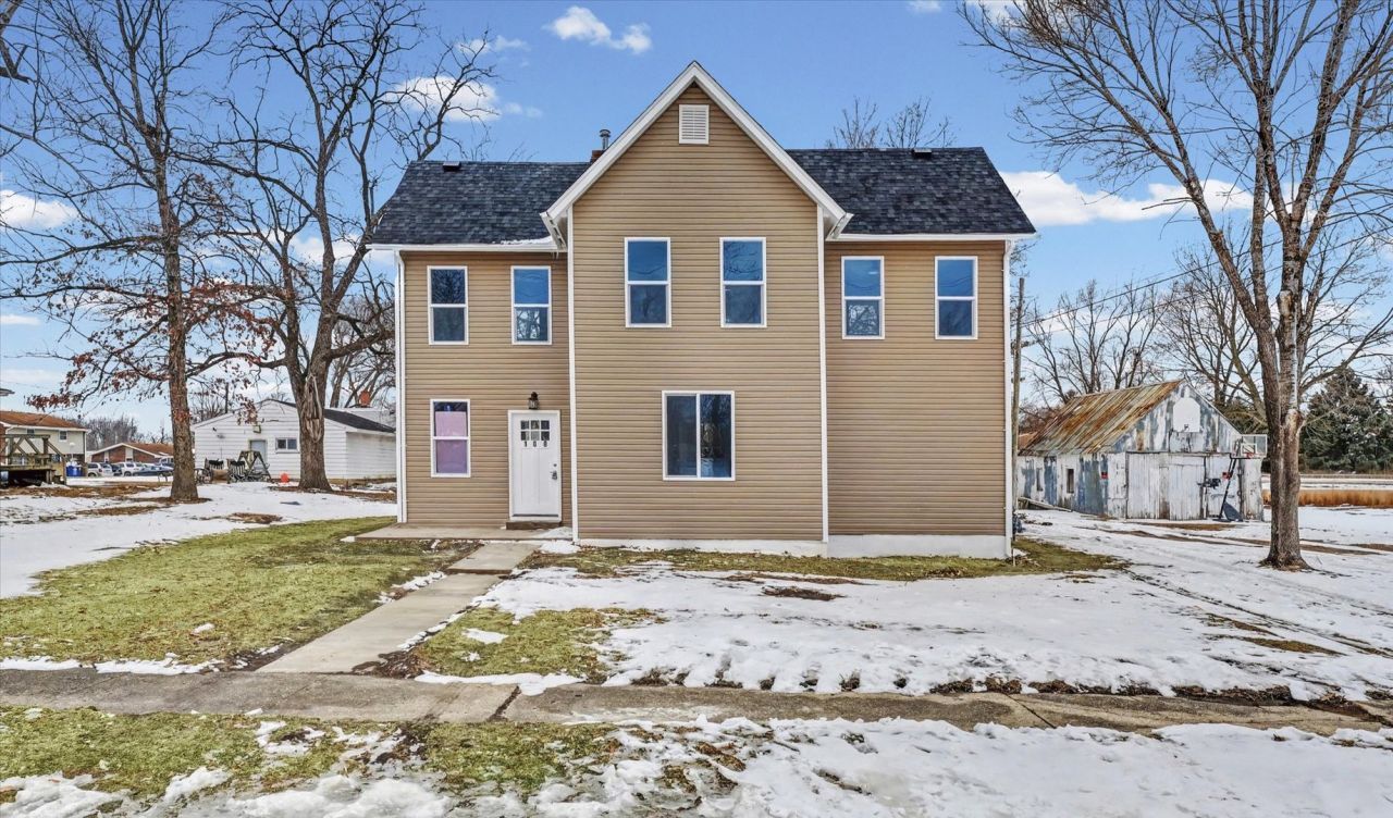 108 S 1st Street, Chatsworth, IL 60921 Main Photo