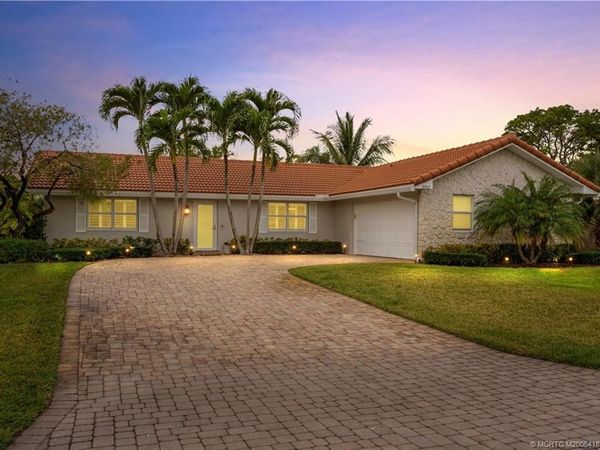 3952 SE Fairway W, Stuart, FL 34997