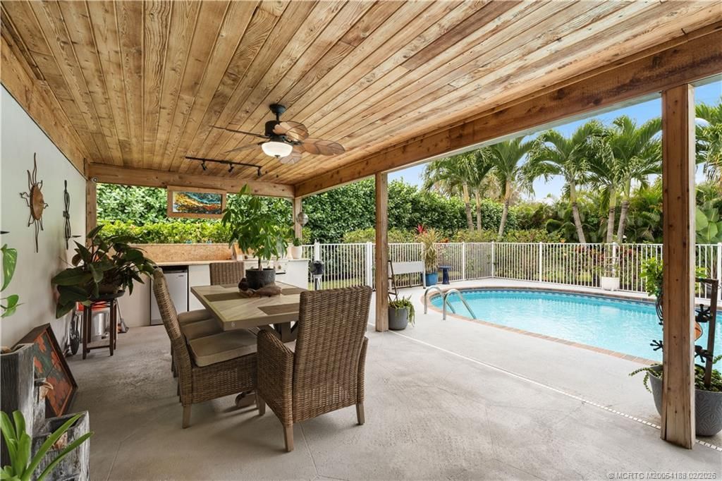 3952 SE Fairway W, Stuart, FL 34997 Photo