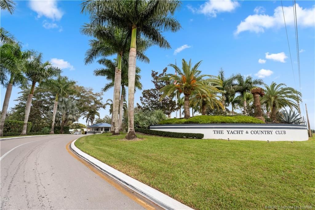 3952 SE Fairway W, Stuart, FL 34997 Photo