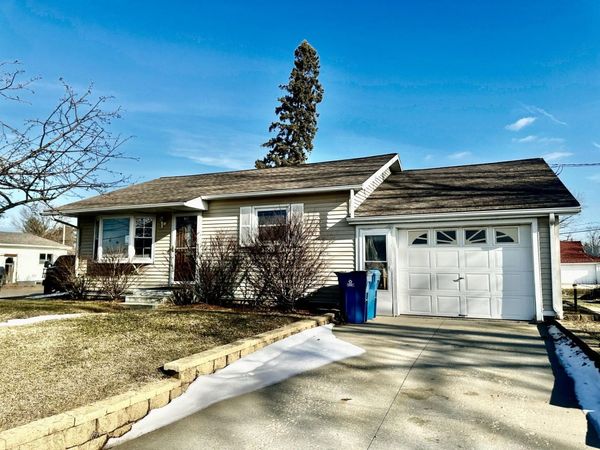 716 Viaduct Road, SAVANNA, IL 61074