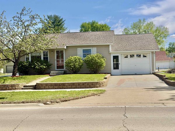 716 Viaduct Road, SAVANNA, IL 61074