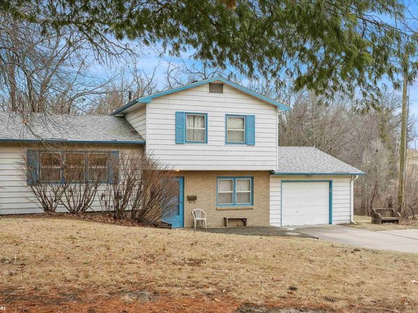 909 S 5th Street, Knoxville, IA 50138