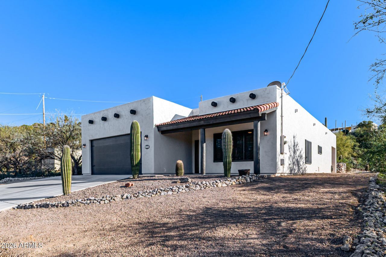 485 E Queen Creek Drive, Queen Valley, AZ 85118 Main Photo
