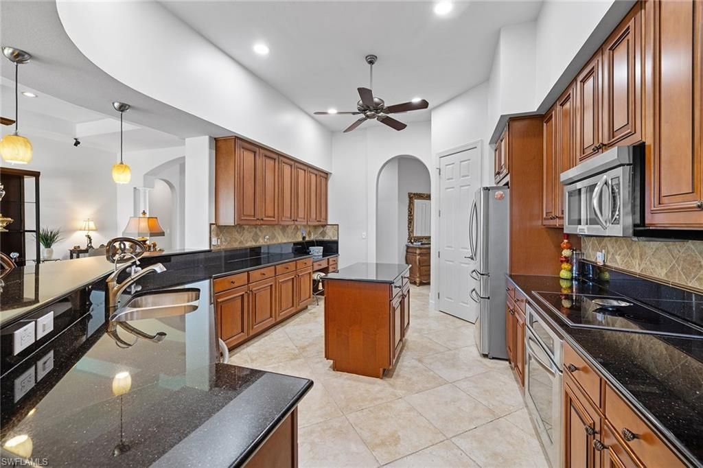 12137 Wicklow Ln, Naples, FL 34120 Photo