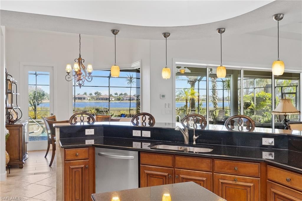 12137 Wicklow Ln, Naples, FL 34120 Photo