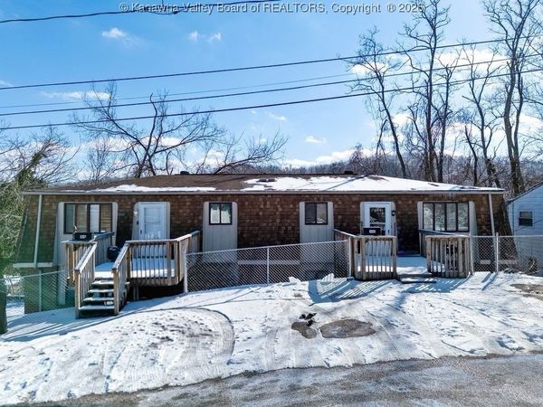 904 / 906 Valley View Drive, South Charleston, WV 25309