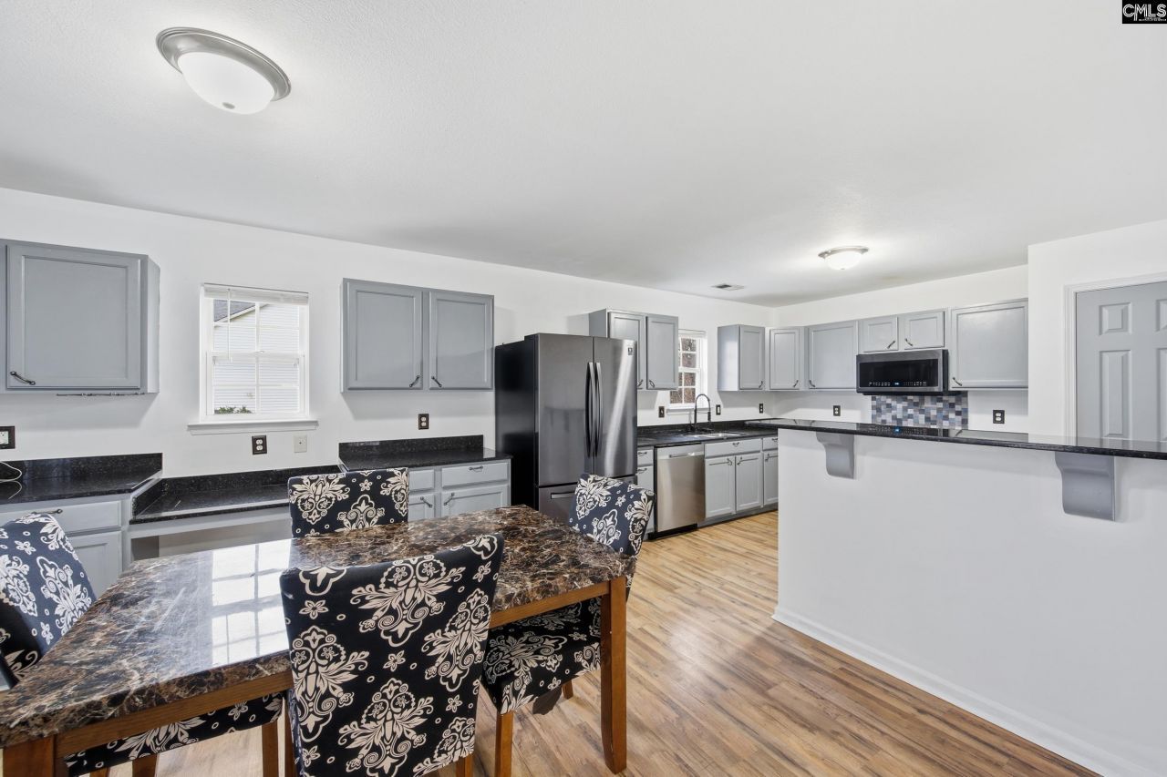 492 Denman Loop Photo 10