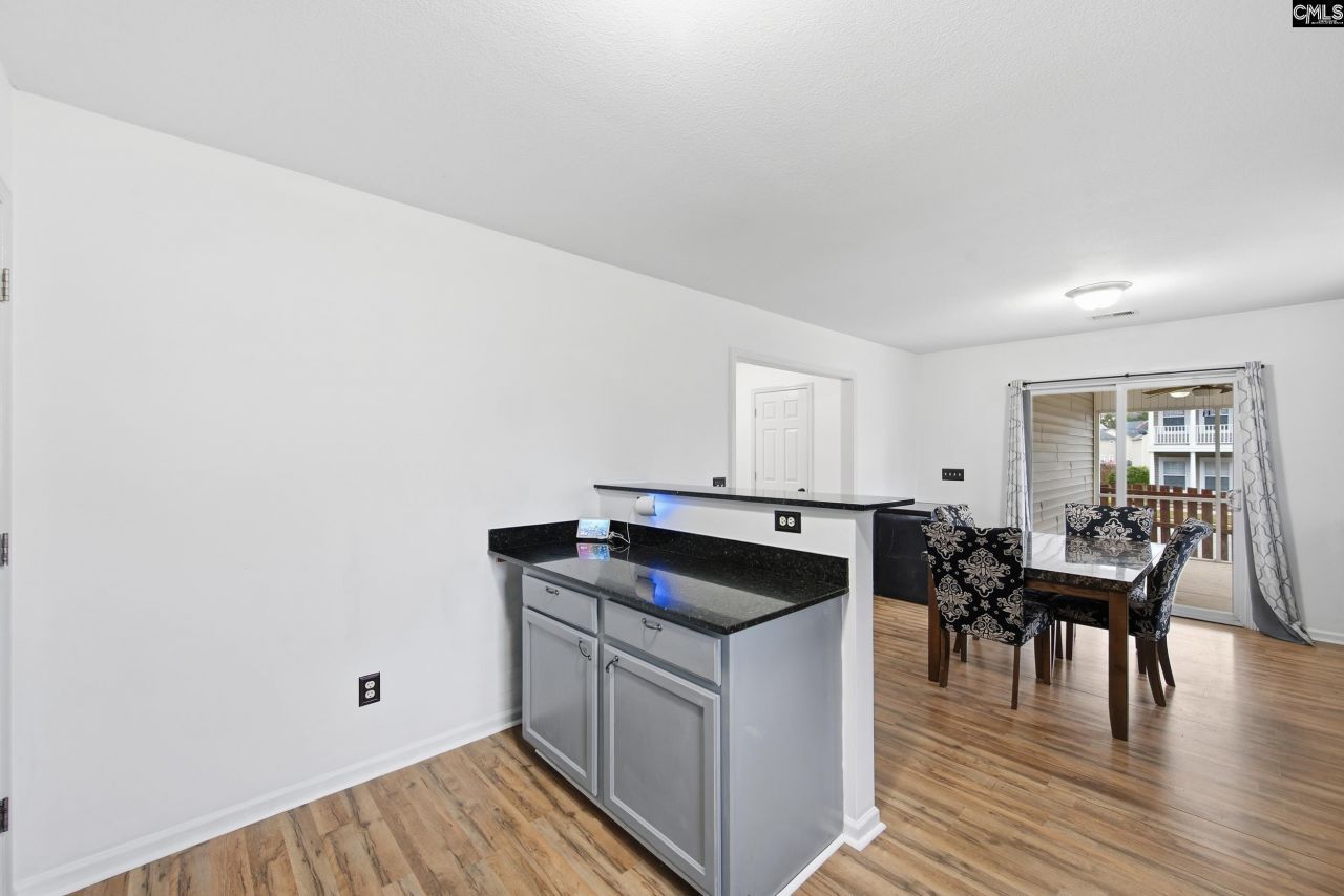 492 Denman Loop Photo 12