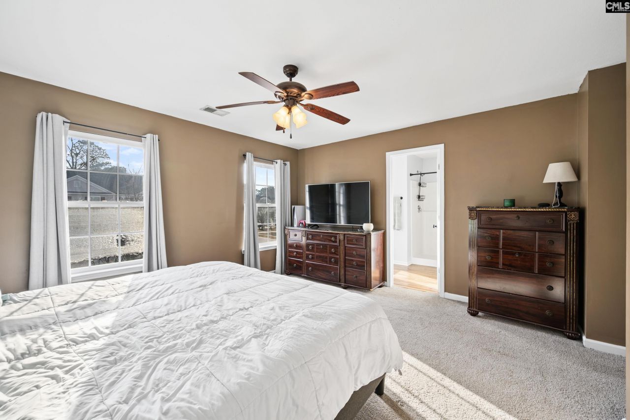 492 Denman Loop Photo 15