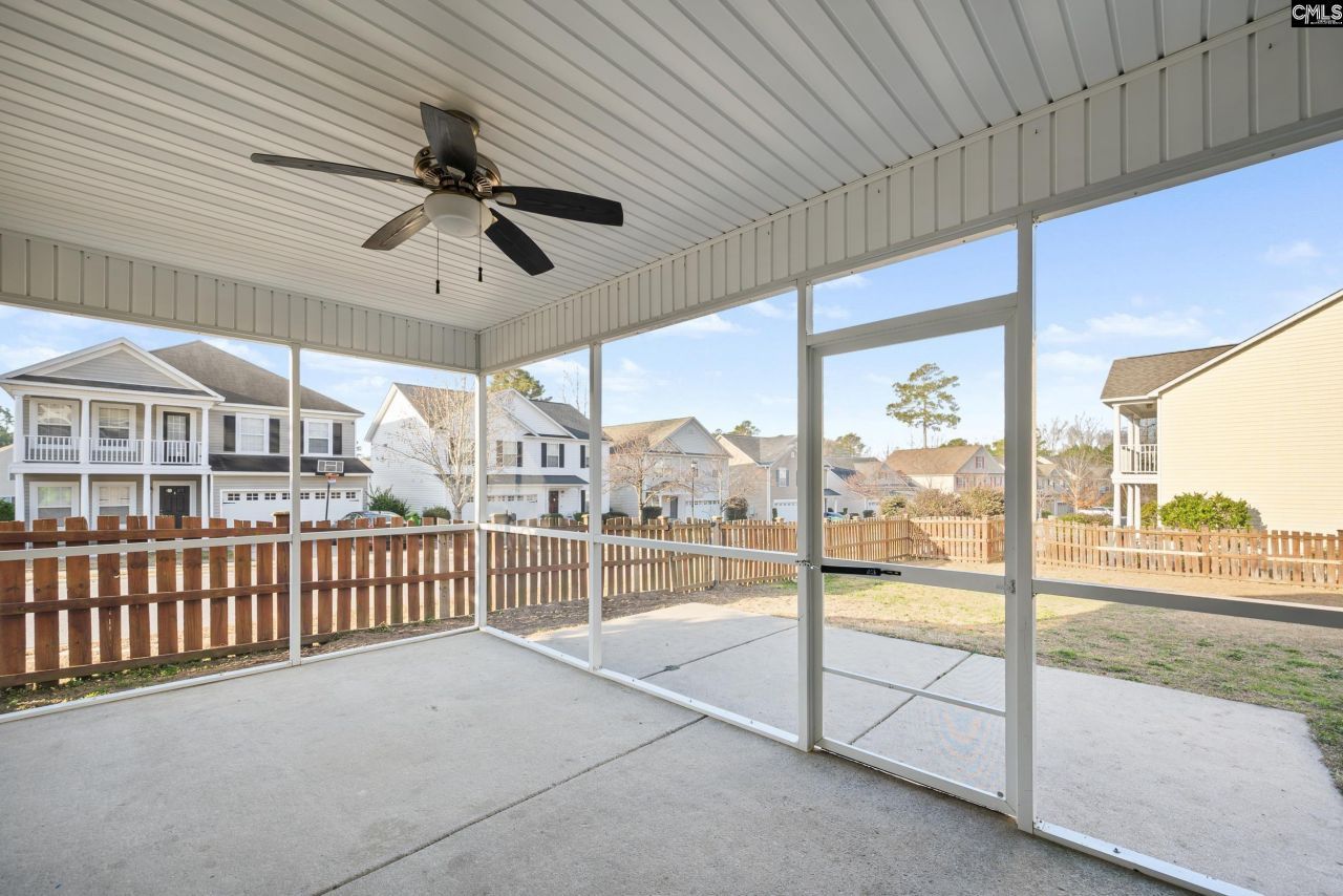 492 Denman Loop Photo 17