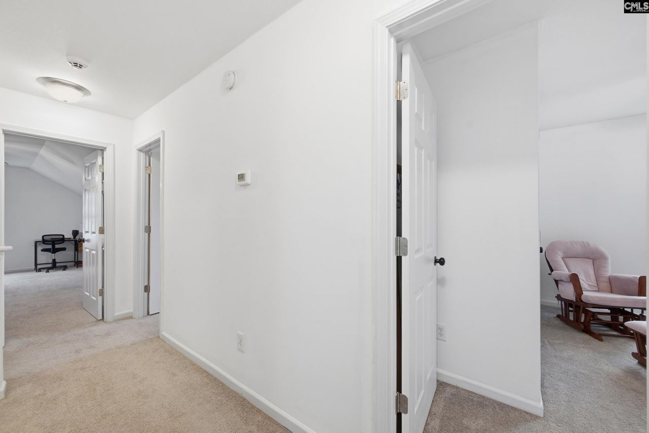 492 Denman Loop Photo 18