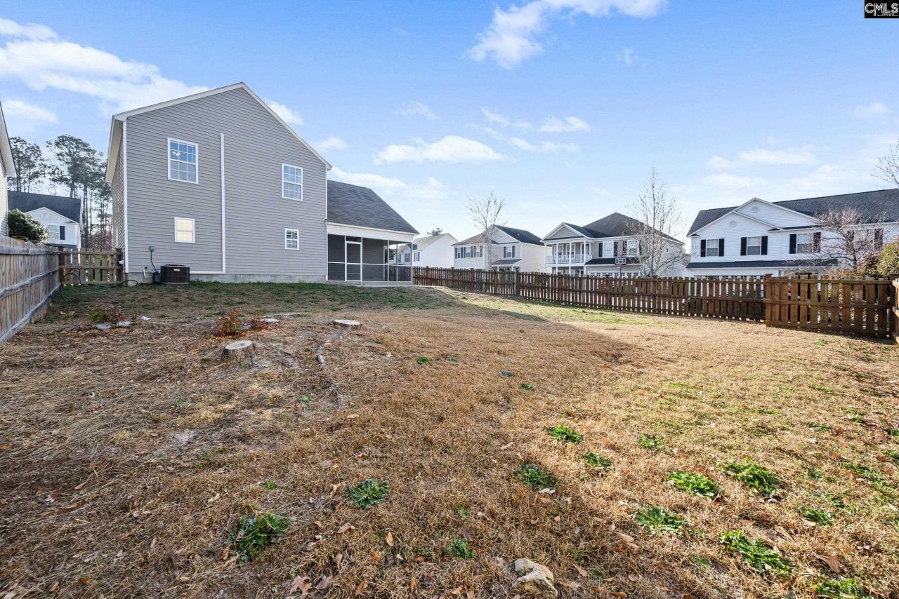 492 Denman Loop Photo 18