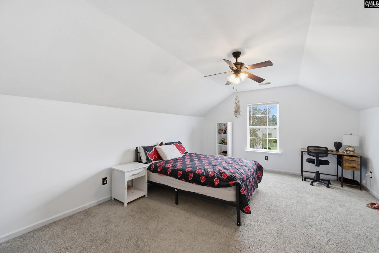 492 Denman Loop Photo 21