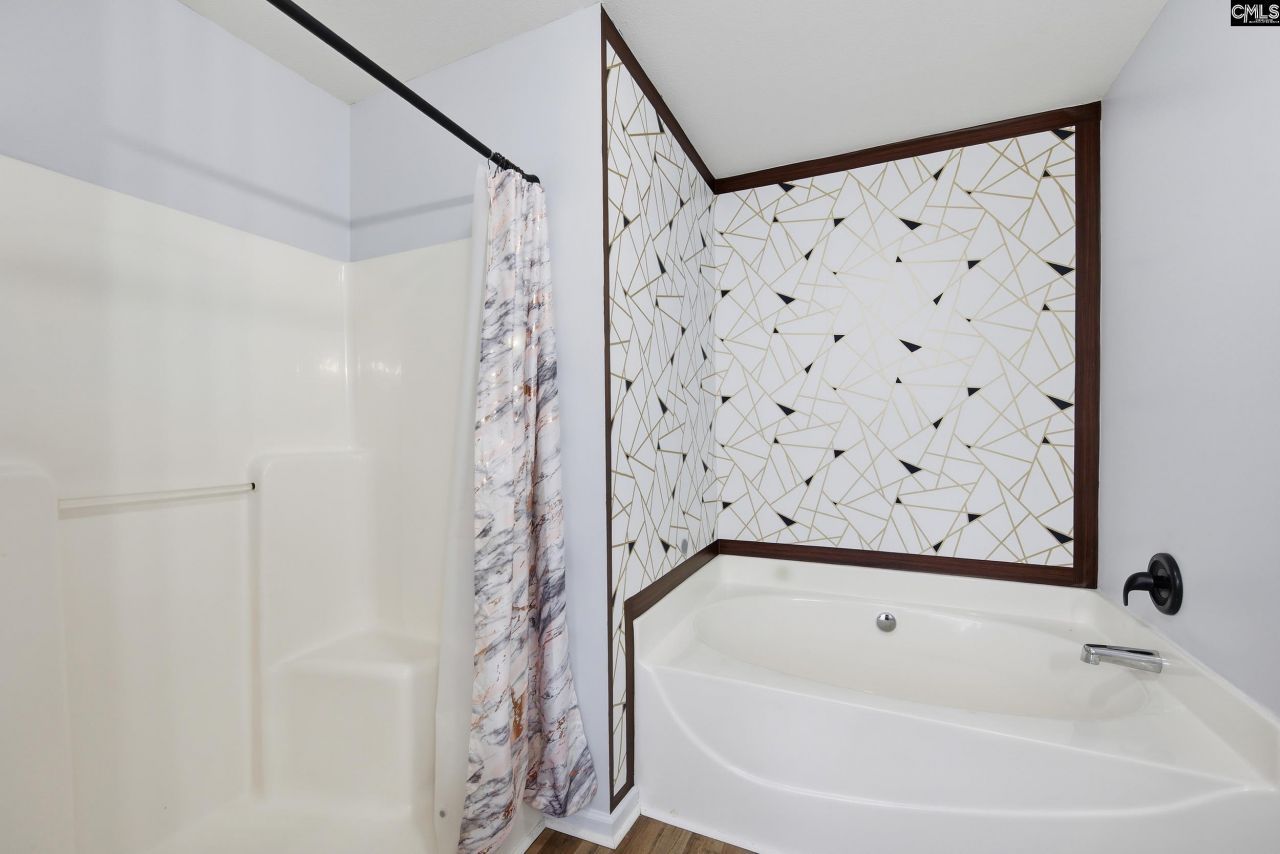 492 Denman Loop Photo 22