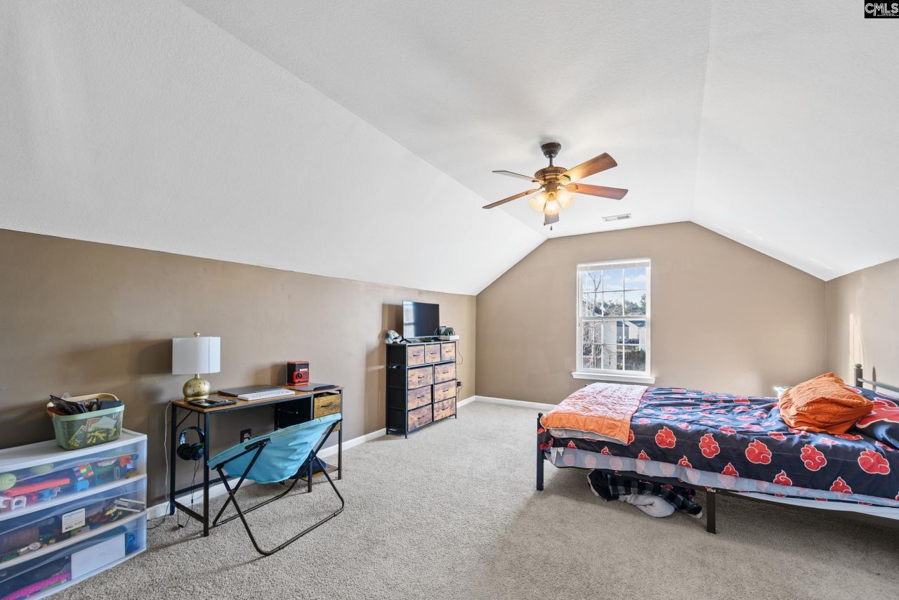 492 Denman Loop Photo 22