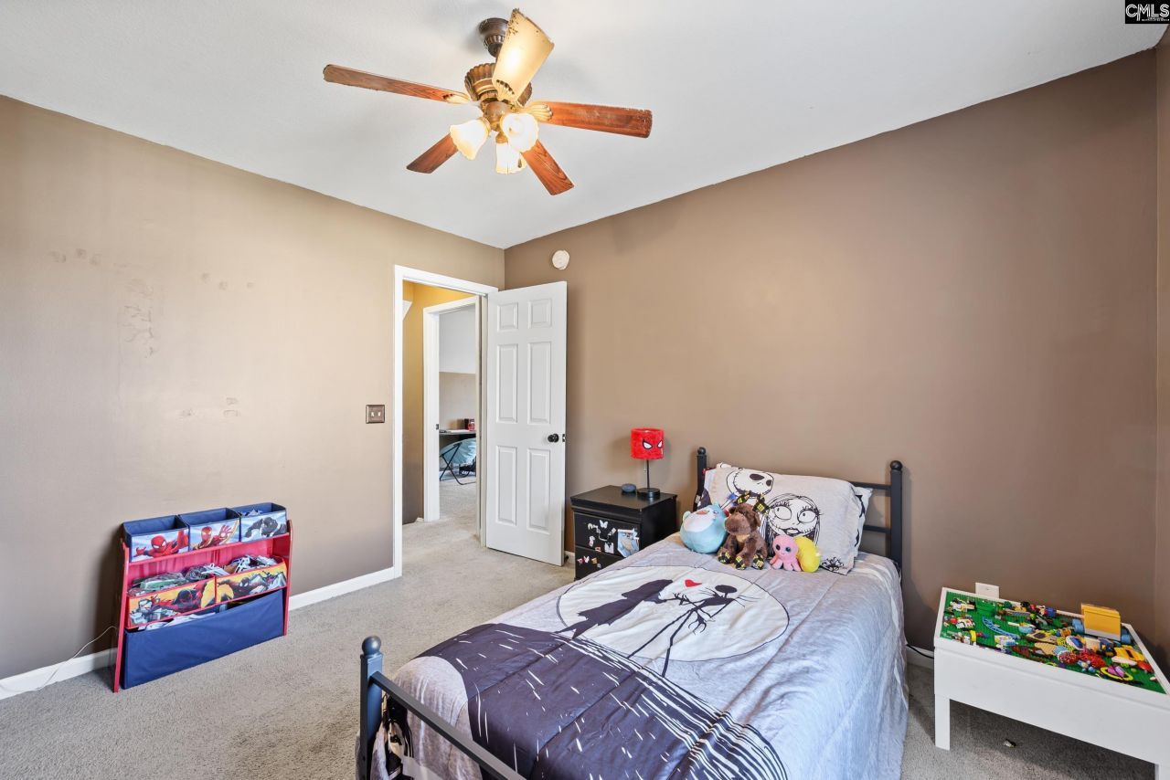 492 Denman Loop Photo 24