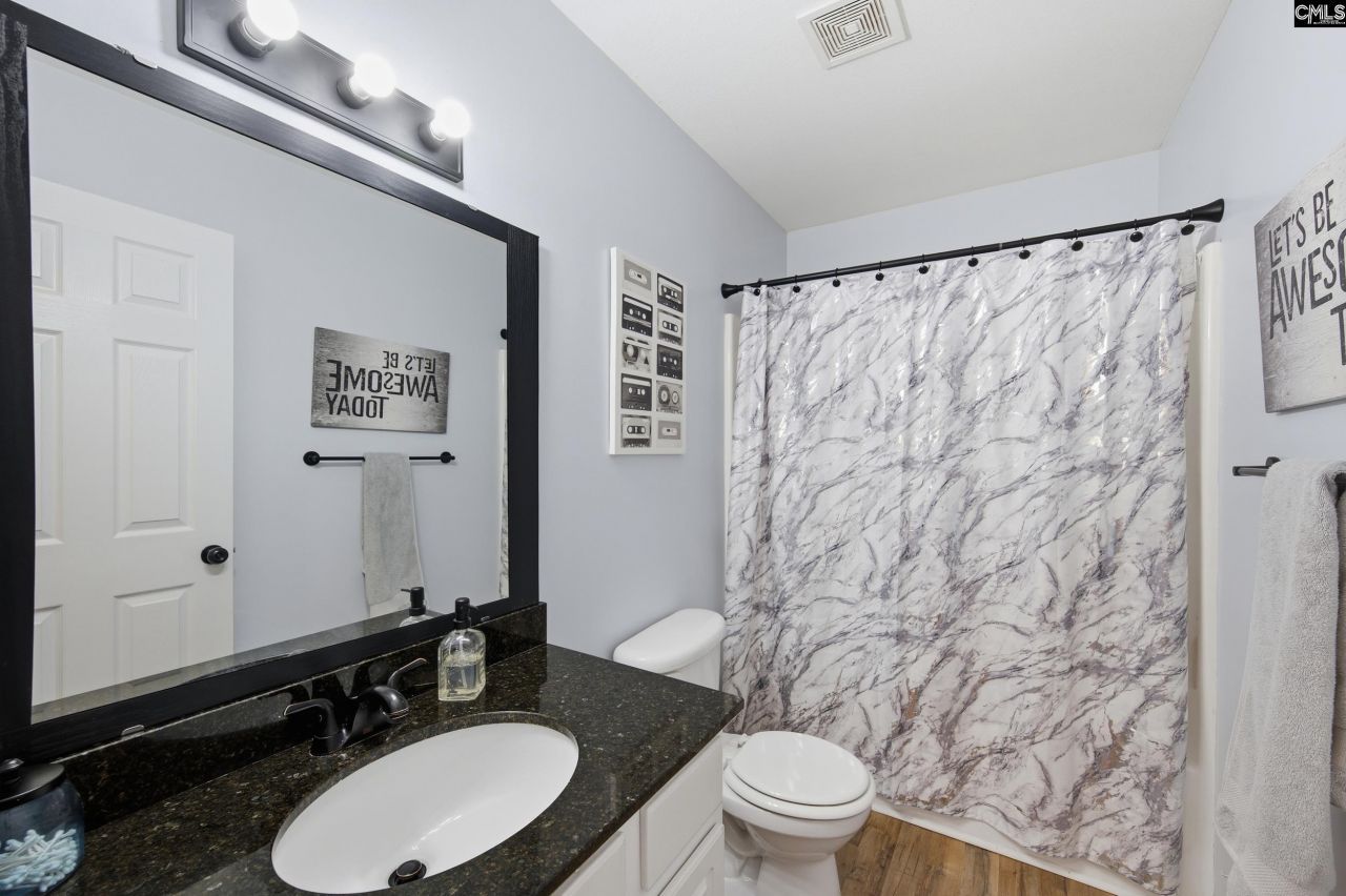 492 Denman Loop Photo 25