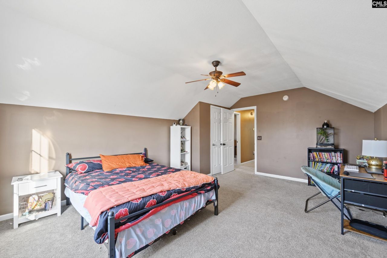 492 Denman Loop Photo 26