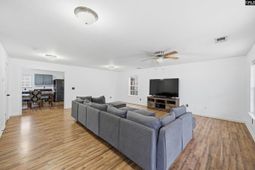 492 Denman Loop photo 4