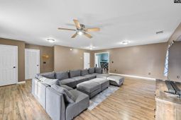 492 Denman Loop photo 4