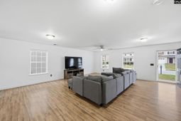 492 Denman Loop photo 4