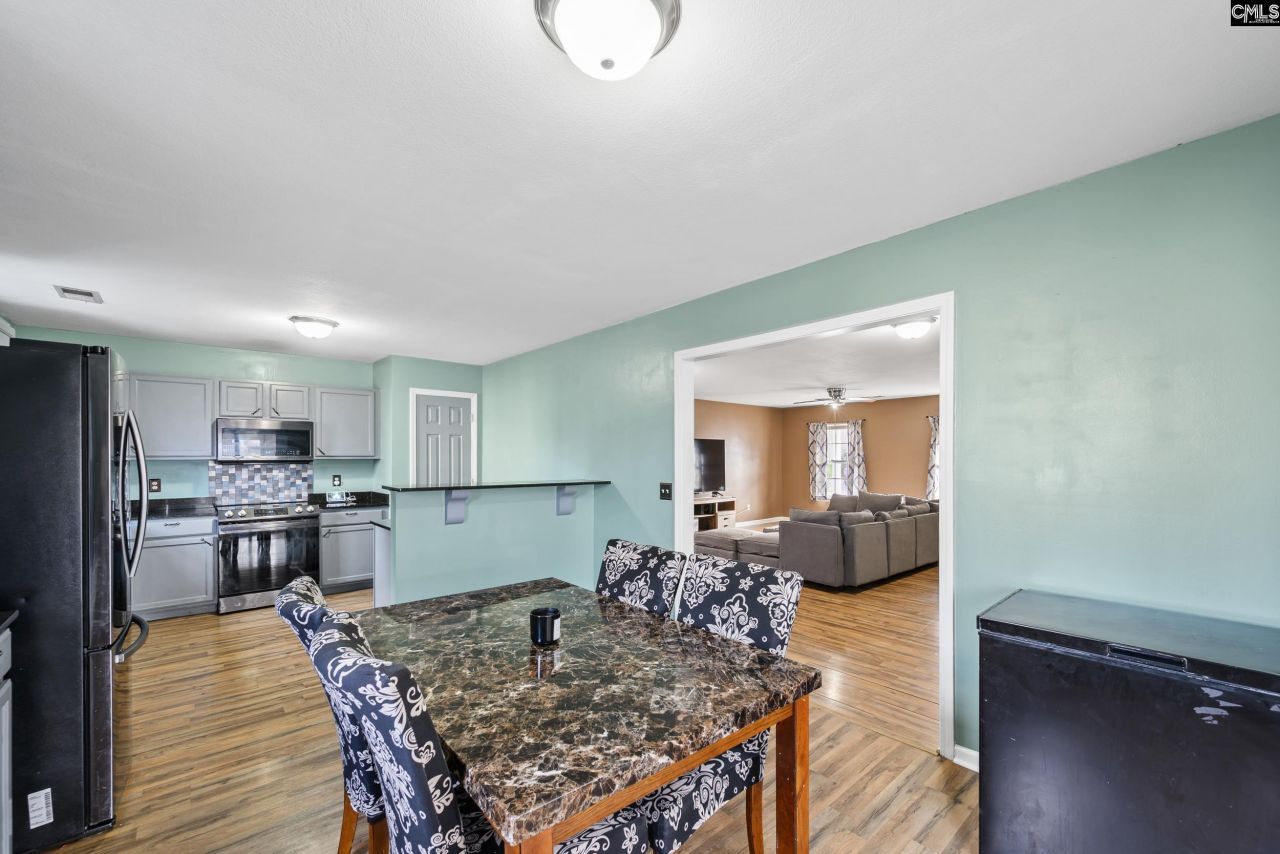 492 Denman Loop Photo 7