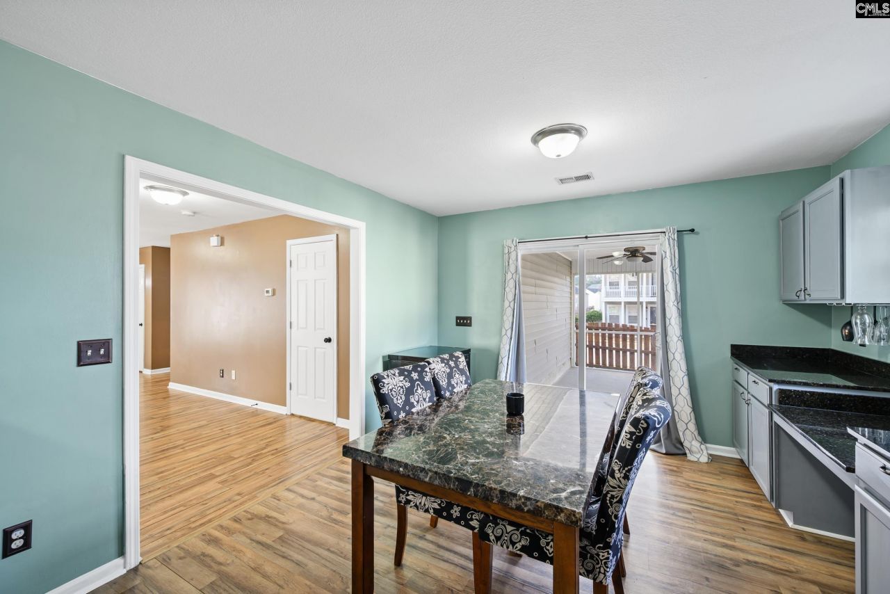 492 Denman Loop Photo 8