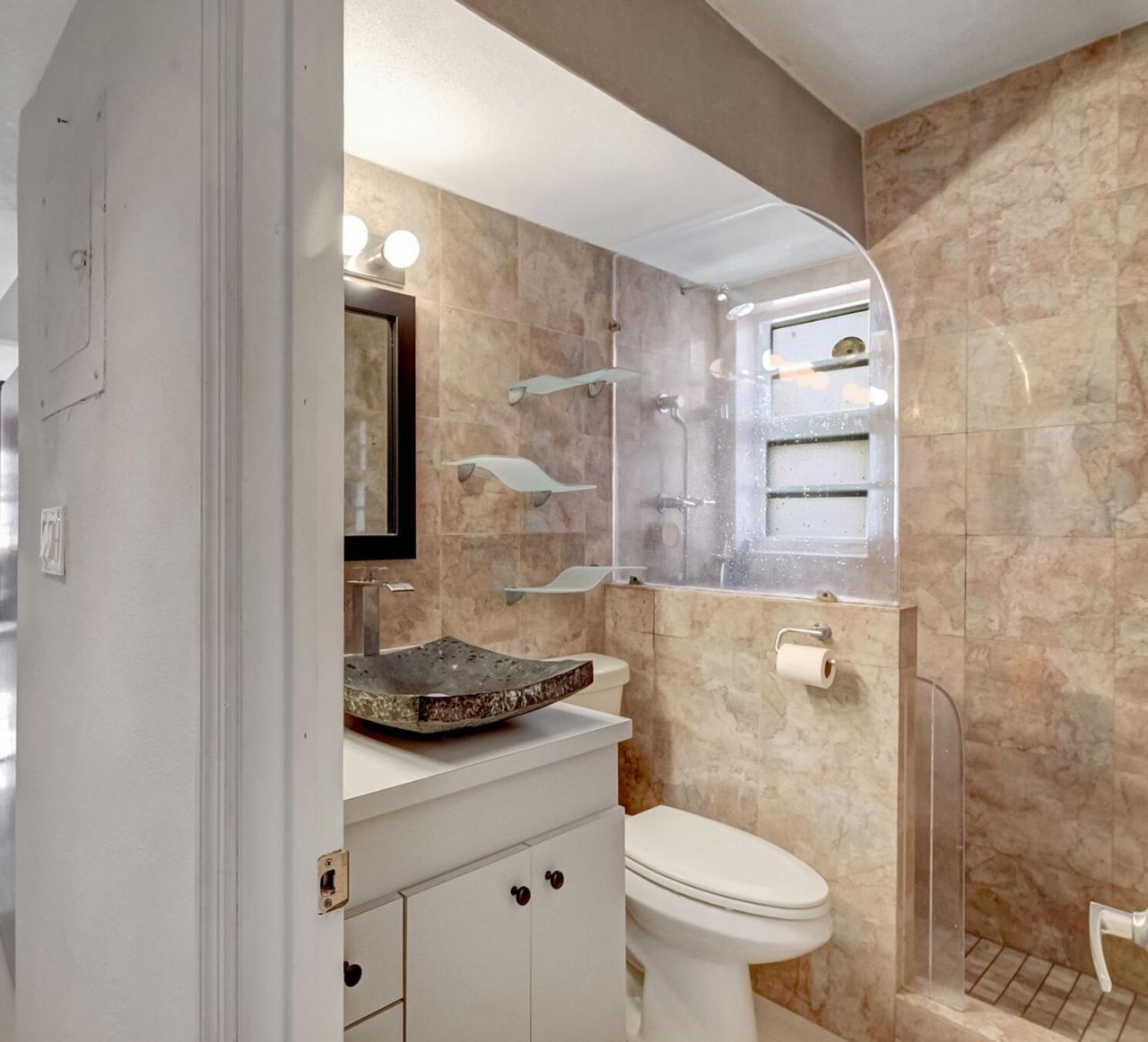 900 Euclid Avenue, Unit 8, Miami Beach, FL 33139 Photo