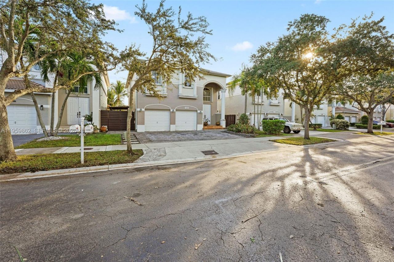 11258 NW 47th Ln, Doral, FL 33178 Photo