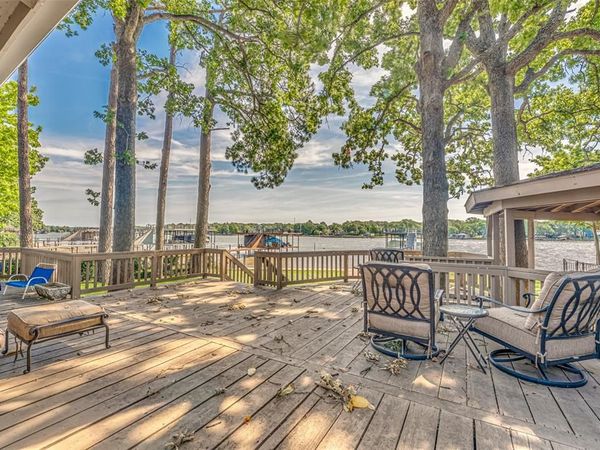 113 Crestwood Circle, Enchanted Oaks, TX 75156