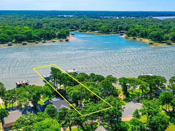 113 Crestwood Circle, Enchanted Oaks, TX 75156