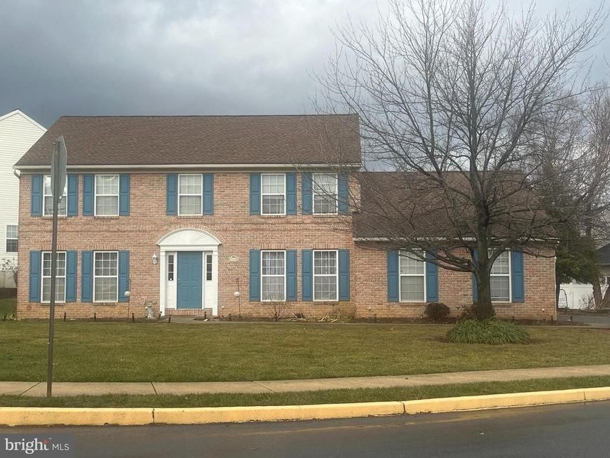 2400 John Henry Drive, Reading, PA 19608 Main Photo