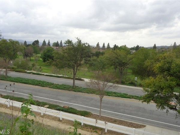 9516 Ca-118, Simi Valley, CA 93063