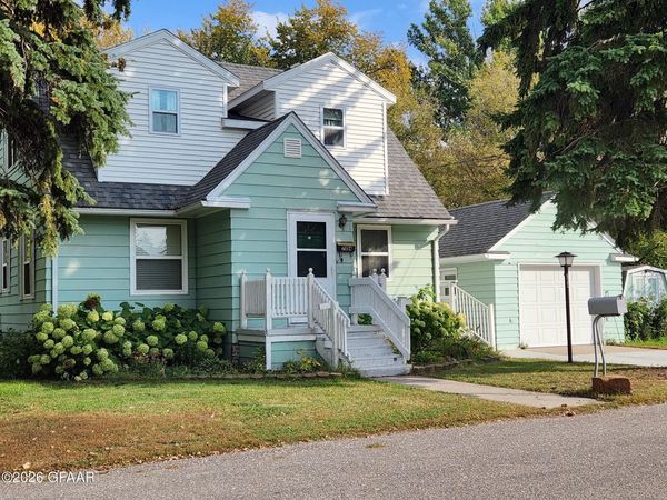 704 ALBERT Street , Crookston, MN 56716
