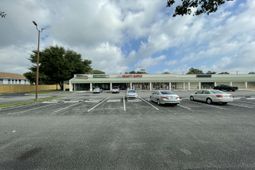 2000 Mcmillan Avenue photo 4