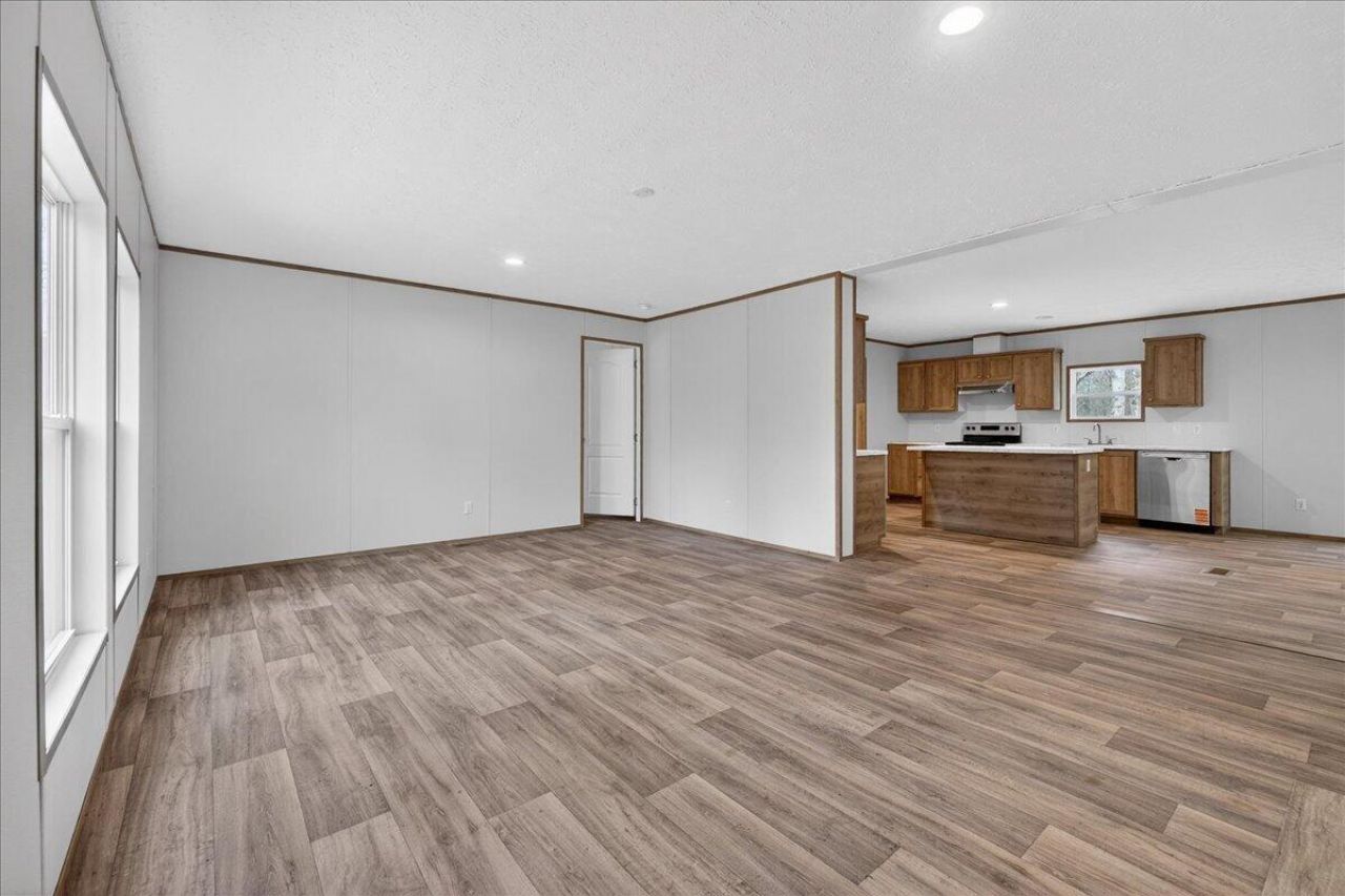 212 Saturn Lane Photo 12