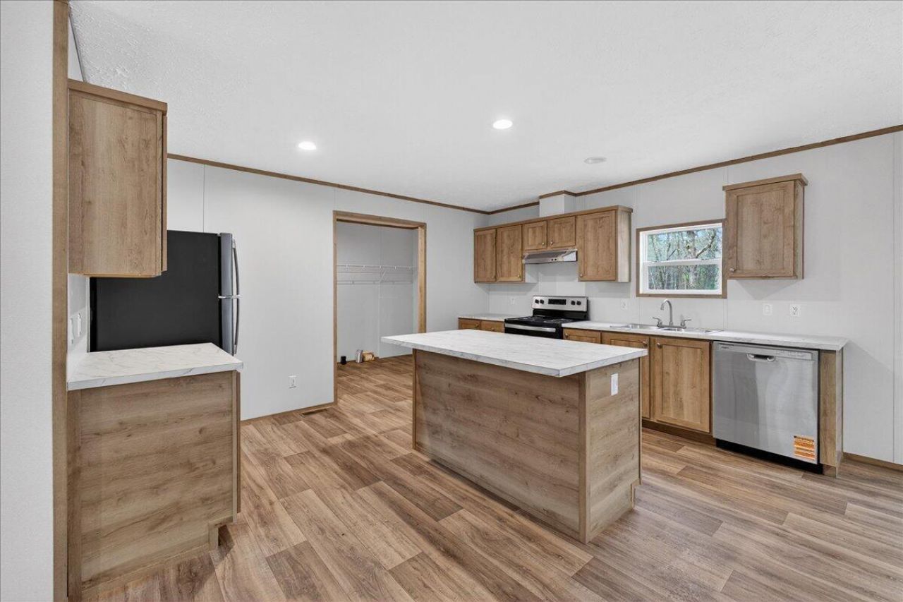 212 Saturn Lane Photo 14