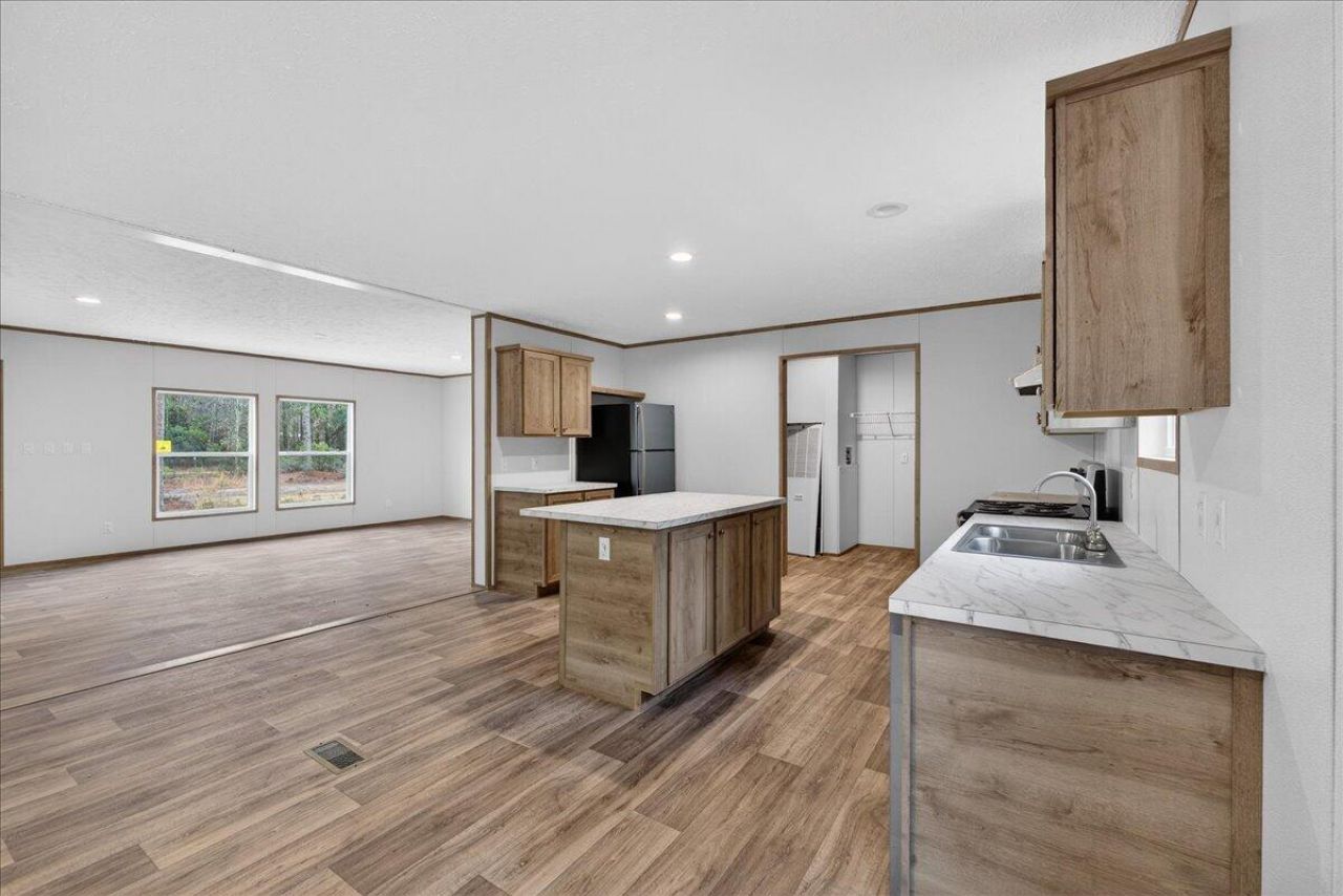 212 Saturn Lane Photo 15